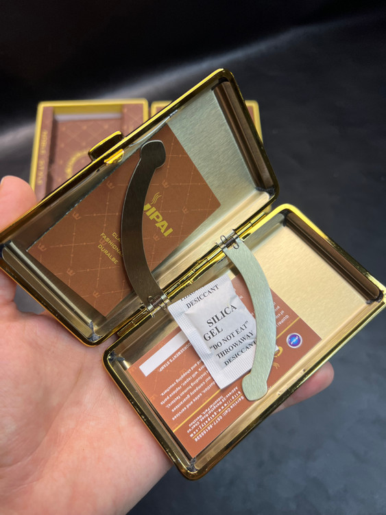 کیف سیگار برند گوپای با بدنه چرمی و رنگ ثابت