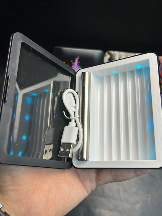 کیف سیگار پلاستیکی رنگ ثابت همراه فندک المنتی جداگانه