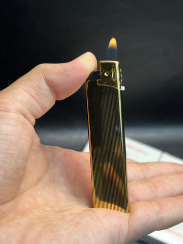 کاور محافظ سیگار استیل همراه فندک کاربردی