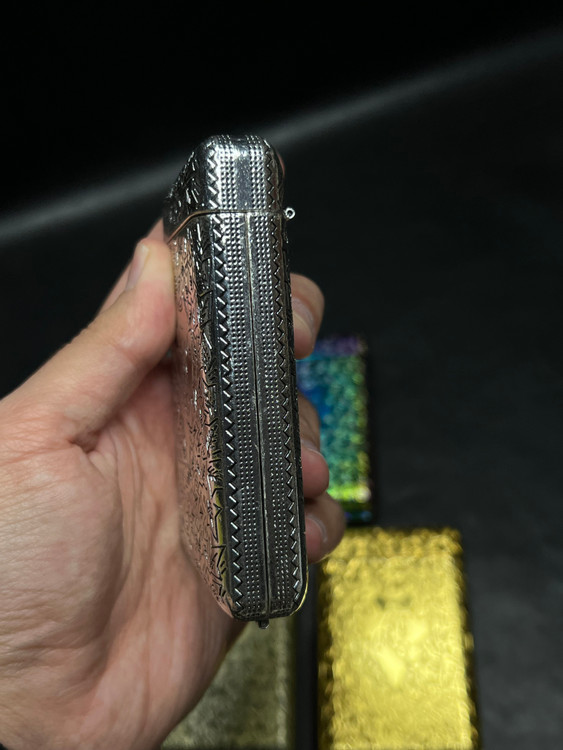 کیف سیگار کلاسیک مناسب سیگارهای پهن، عادی و باریک