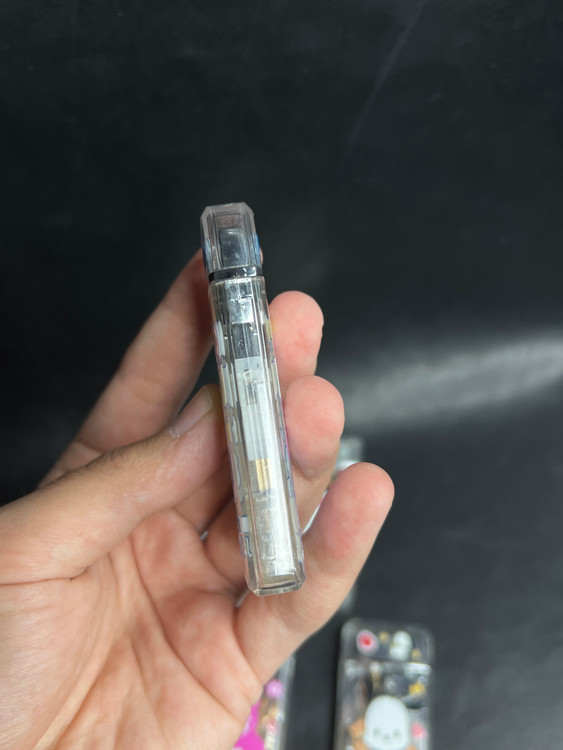 فندک فانتزی با شعله قرمز و چراغ LED روشن