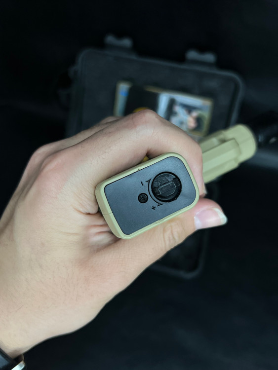 فندک سرگرمکننده با طراحی شبیه اسلحه کلت