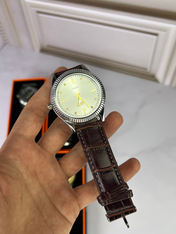 ساعت مچی فندکی رنگ ثابت با کابل شارژ همراه