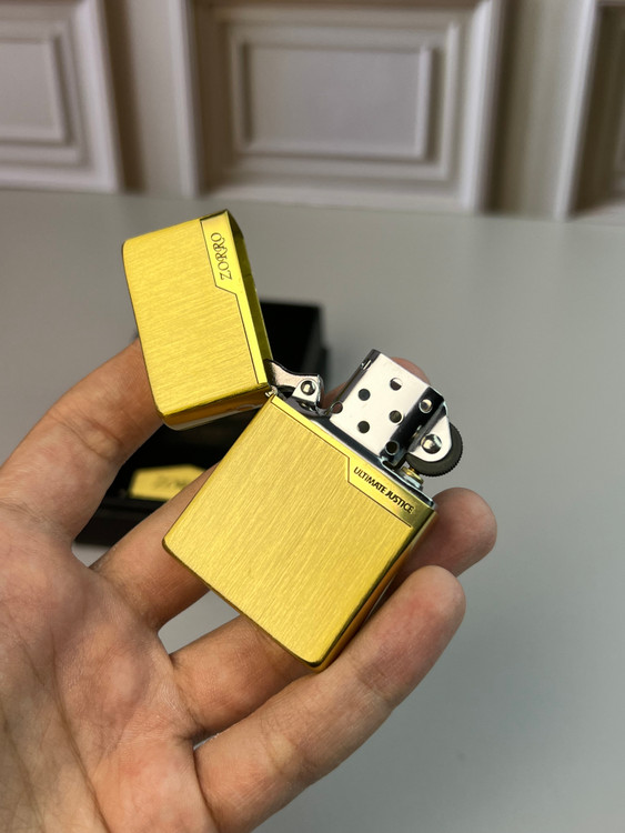 فندک استیل طلایی مناسب استفاده روزمره